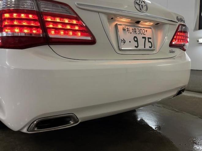 クラウン後期型　禁煙車　Ｂｌｕｅｔｏｏｔｈ　ヴェルサンディ１７インチＡＷ　純正１６ＡＷ＋スタッドレスタイヤ付　純正ナビ　フルセグ地デジ　ＤＶＤ再生　バックカメラ　クルーズコントロール　電動サンシェード　ＥＴＣ 4WD 2500 4Dr