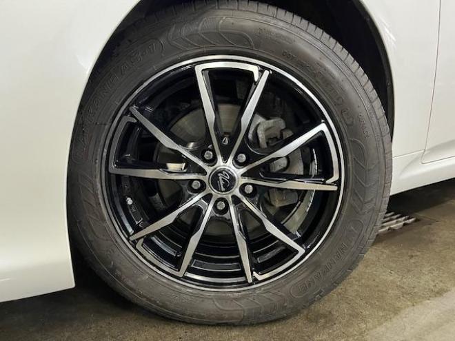 クラウン後期型　禁煙車　Ｂｌｕｅｔｏｏｔｈ　ヴェルサンディ１７インチＡＷ　純正１６ＡＷ＋スタッドレスタイヤ付　純正ナビ　フルセグ地デジ　ＤＶＤ再生　バックカメラ　クルーズコントロール　電動サンシェード　ＥＴＣ 4WD 2500 4Dr