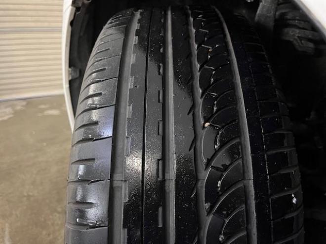 クラウン後期型　禁煙車　Ｂｌｕｅｔｏｏｔｈ　ヴェルサンディ１７インチＡＷ　純正１６ＡＷ＋スタッドレスタイヤ付　純正ナビ　フルセグ地デジ　ＤＶＤ再生　バックカメラ　クルーズコントロール　電動サンシェード　ＥＴＣ 4WD 2500 4Dr