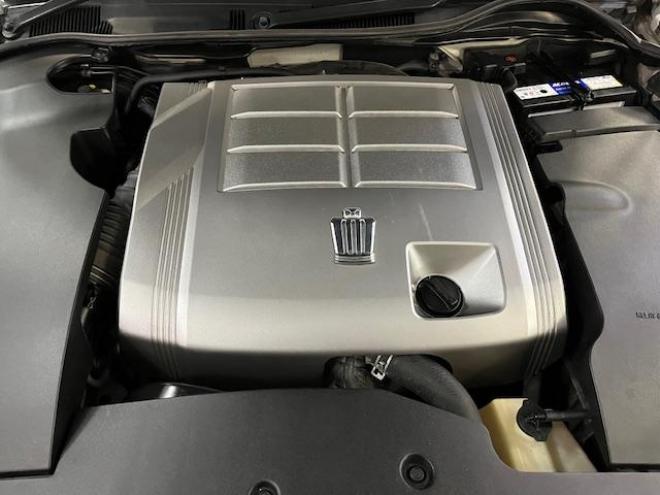 クラウン後期型　禁煙車　Ｂｌｕｅｔｏｏｔｈ　ヴェルサンディ１７インチＡＷ　純正１６ＡＷ＋スタッドレスタイヤ付　純正ナビ　フルセグ地デジ　ＤＶＤ再生　バックカメラ　クルーズコントロール　電動サンシェード　ＥＴＣ 4WD 2500 4Dr