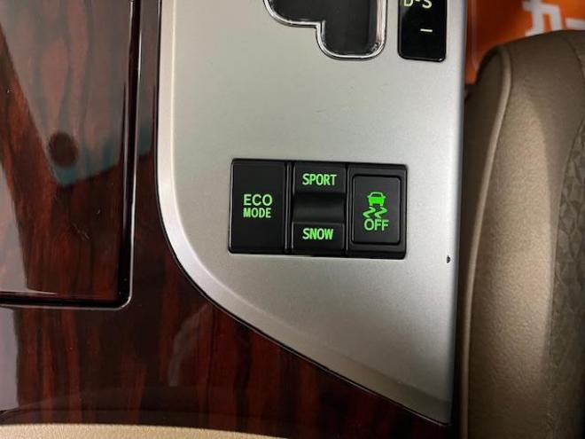 クラウン後期型　禁煙車　Ｂｌｕｅｔｏｏｔｈ　ヴェルサンディ１７インチＡＷ　純正１６ＡＷ＋スタッドレスタイヤ付　純正ナビ　フルセグ地デジ　ＤＶＤ再生　バックカメラ　クルーズコントロール　電動サンシェード　ＥＴＣ 4WD 2500 4Dr