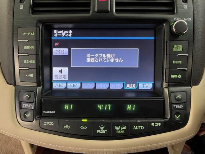 クラウン後期型　禁煙車　Ｂｌｕｅｔｏｏｔｈ　ヴェルサンディ１７インチＡＷ　純正１６ＡＷ＋スタッドレスタイヤ付　純正ナビ　フルセグ地デジ　ＤＶＤ再生　バックカメラ　クルーズコントロール　電動サンシェード　ＥＴＣ 4WD 2500 4Dr