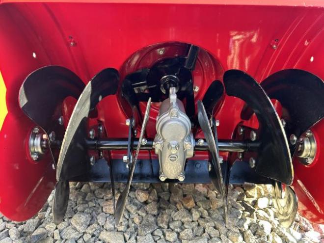 除雪機ホンダHSS655n 6馬力現行販売モデル　セル付き　　　
点検整備塗装済み美品