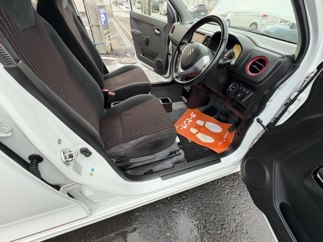 アルトALTO TURBO RS 4WD寒冷地仕様　TURBO AGS ブルートゥースナビカメラ　スマートキー（スペアー有）VSC　ブレーキアシスト　エンスタ　フォグランプ　シートヒータ　記録簿有　スタットレス　エンジンオイル交換　 4WD 660 5Dr