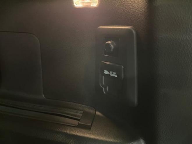 アルファードハイブリッド本州仕入　法人ワンオーナー　寒冷地仕様　禁煙車　リアエンターテイメント　純正フリップダウンモニター　ＪＢＬサウンド　両側パワースライドドア　パワーバックドア　純正ブラックレザーシート　ドラレコ　ＥＴＣ 4WD 2500 5Dr