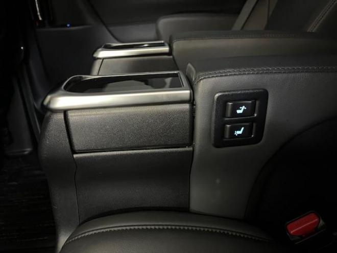 アルファードハイブリッド本州仕入　法人ワンオーナー　寒冷地仕様　禁煙車　リアエンターテイメント　純正フリップダウンモニター　ＪＢＬサウンド　両側パワースライドドア　パワーバックドア　純正ブラックレザーシート　ドラレコ　ＥＴＣ 4WD 2500 5Dr