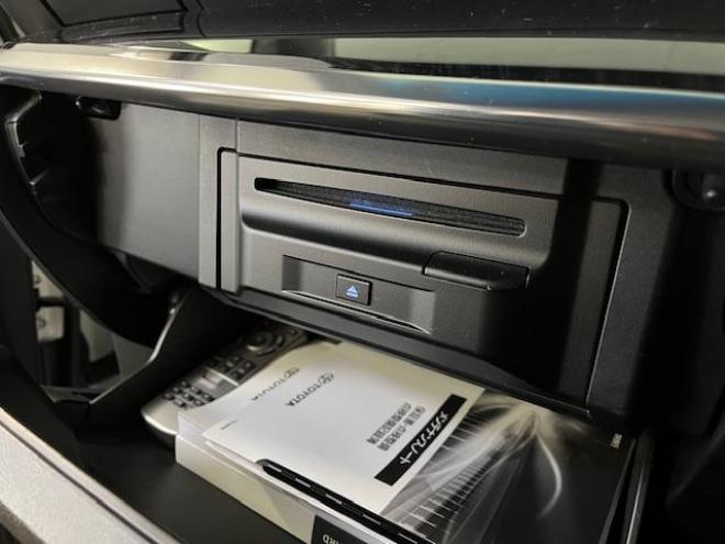 アルファードハイブリッド本州仕入　法人ワンオーナー　寒冷地仕様　禁煙車　リアエンターテイメント　純正フリップダウンモニター　ＪＢＬサウンド　両側パワースライドドア　パワーバックドア　純正ブラックレザーシート　ドラレコ　ＥＴＣ 4WD 2500 5Dr