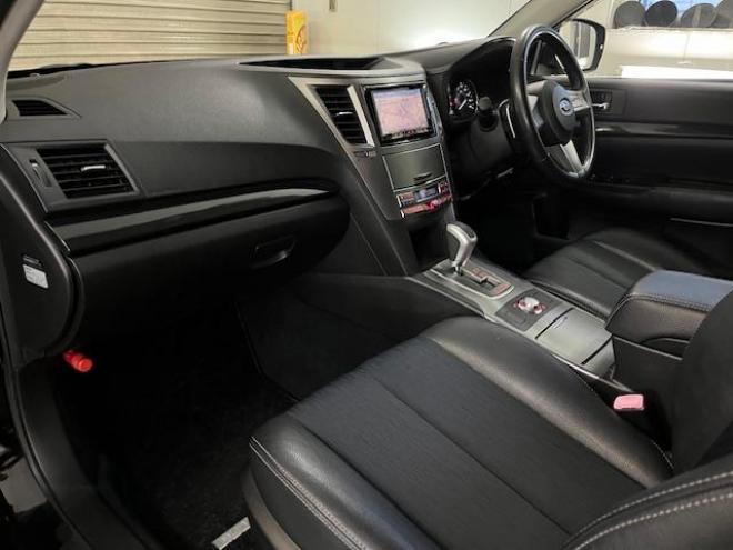 レガシィワゴン本州仕入　禁煙車　衝突軽減ブレーキ　車線逸脱警報　純正ブラックハーフレザーシート　カロッツェリアナビ　フルセグ地デジ　ＤＶＤ再生　Ｂｌｕｅｔｏｏｔｈオーディオ　バックカメラ　電動パーキング　前後ソナー 4WD 2500 5Dr