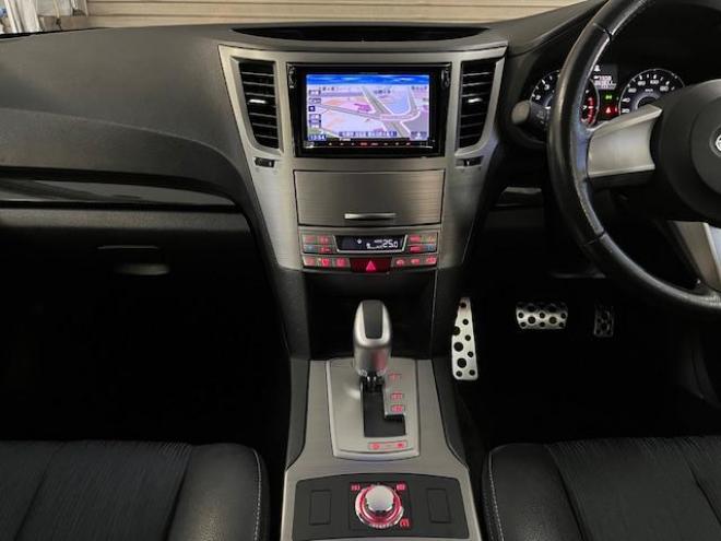 レガシィワゴン本州仕入　禁煙車　衝突軽減ブレーキ　車線逸脱警報　純正ブラックハーフレザーシート　カロッツェリアナビ　フルセグ地デジ　ＤＶＤ再生　Ｂｌｕｅｔｏｏｔｈオーディオ　バックカメラ　電動パーキング　前後ソナー 4WD 2500 5Dr