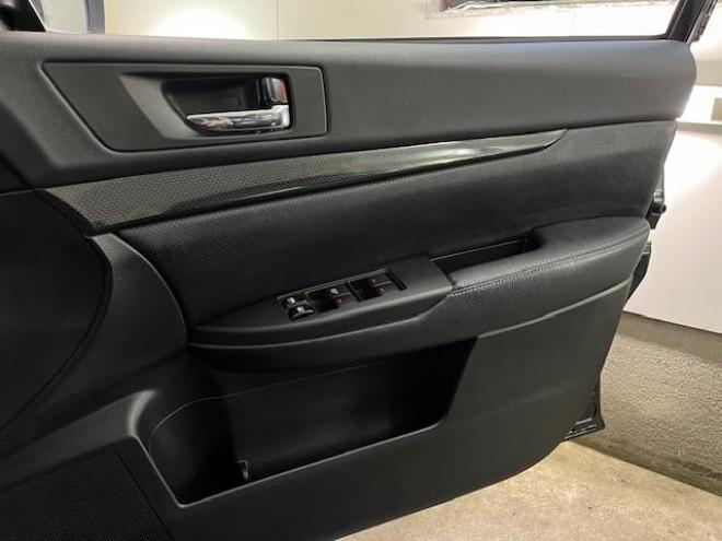 レガシィワゴン本州仕入　禁煙車　衝突軽減ブレーキ　車線逸脱警報　純正ブラックハーフレザーシート　カロッツェリアナビ　フルセグ地デジ　ＤＶＤ再生　Ｂｌｕｅｔｏｏｔｈオーディオ　バックカメラ　電動パーキング　前後ソナー 4WD 2500 5Dr