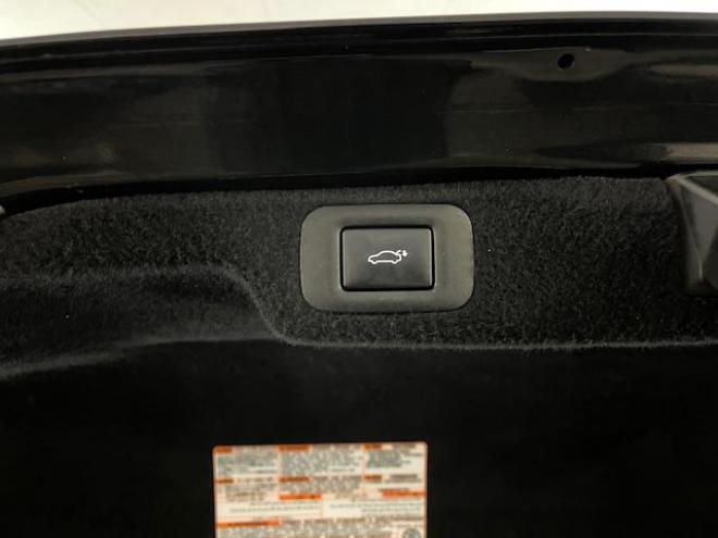 レクサス本州仕入　ワンオーナー　寒冷地仕様　マークレビンソン　電動ムーンルーフ　純正２０インチＡＷ　純正１９ＡＷ＋スタッドレスタイヤ付　デジタルインナーミラー　ヘッドアップディプレイ　純正ドライブレコーダー 4WD 3500 4Dr