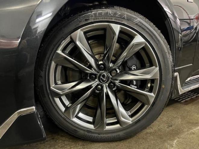 レクサス本州仕入　ワンオーナー　寒冷地仕様　マークレビンソン　電動ムーンルーフ　純正２０インチＡＷ　純正１９ＡＷ＋スタッドレスタイヤ付　デジタルインナーミラー　ヘッドアップディプレイ　純正ドライブレコーダー 4WD 3500 4Dr