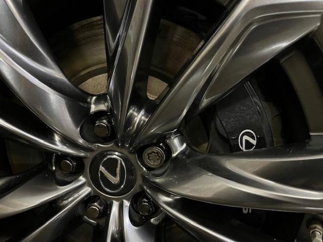 レクサス本州仕入　ワンオーナー　寒冷地仕様　マークレビンソン　電動ムーンルーフ　純正２０インチＡＷ　純正１９ＡＷ＋スタッドレスタイヤ付　デジタルインナーミラー　ヘッドアップディプレイ　純正ドライブレコーダー 4WD 3500 4Dr