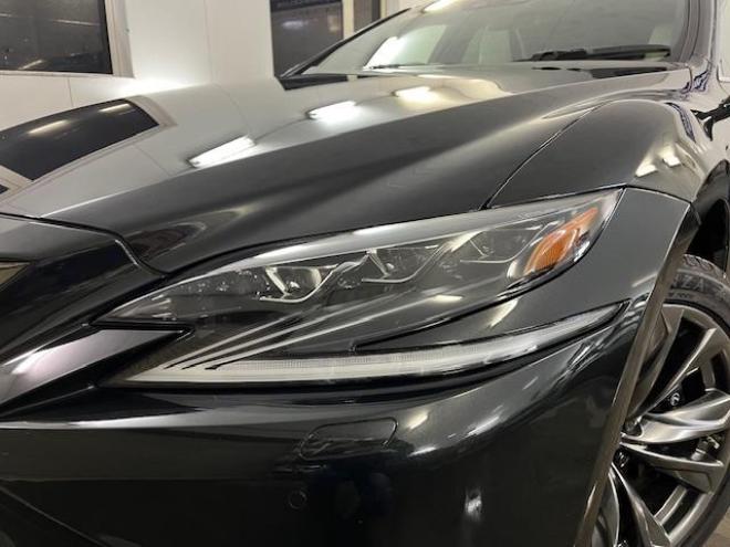 レクサス本州仕入　ワンオーナー　寒冷地仕様　マークレビンソン　電動ムーンルーフ　純正２０インチＡＷ　純正１９ＡＷ＋スタッドレスタイヤ付　デジタルインナーミラー　ヘッドアップディプレイ　純正ドライブレコーダー 4WD 3500 4Dr