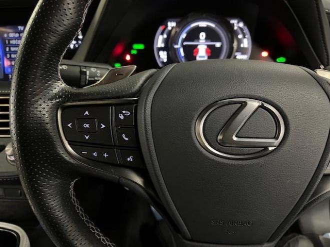 レクサス本州仕入　ワンオーナー　寒冷地仕様　マークレビンソン　電動ムーンルーフ　純正２０インチＡＷ　純正１９ＡＷ＋スタッドレスタイヤ付　デジタルインナーミラー　ヘッドアップディプレイ　純正ドライブレコーダー 4WD 3500 4Dr