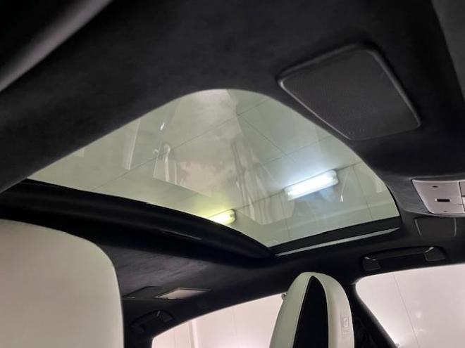 レクサス本州仕入　ワンオーナー　寒冷地仕様　マークレビンソン　電動ムーンルーフ　純正２０インチＡＷ　純正１９ＡＷ＋スタッドレスタイヤ付　デジタルインナーミラー　ヘッドアップディプレイ　純正ドライブレコーダー 4WD 3500 4Dr