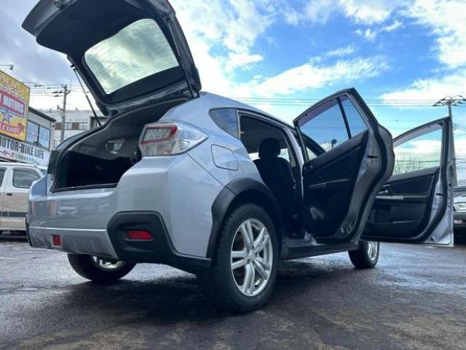 インプレッサXVハイブリッド 2.0i 4WD　ナビ　ワンセグ　アルミホイール　クルーズコントロール　ABS　横滑り防止装置　盗難防止装置　パワステ　パワーウィンドウ　スマートキー　キーレスエントリー　MTモード付　アイドリングストップ　ETC 2000