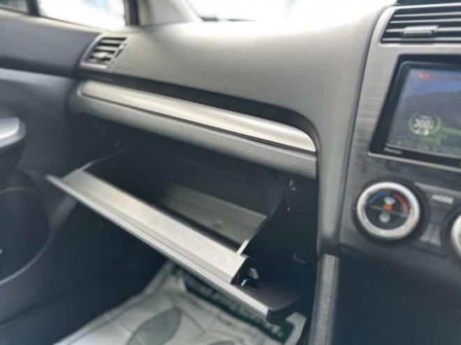 インプレッサXVハイブリッド 2.0i 4WD　ナビ　ワンセグ　アルミホイール　クルーズコントロール　ABS　横滑り防止装置　盗難防止装置　パワステ　パワーウィンドウ　スマートキー　キーレスエントリー　MTモード付　アイドリングストップ　ETC 2000