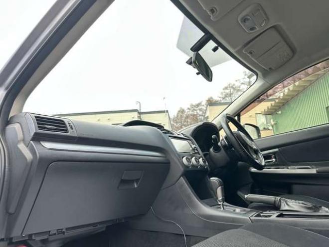 インプレッサXVハイブリッド 2.0i 4WD　ナビ　ワンセグ　アルミホイール　クルーズコントロール　ABS　横滑り防止装置　盗難防止装置　パワステ　パワーウィンドウ　スマートキー　キーレスエントリー　MTモード付　アイドリングストップ　ETC 2000