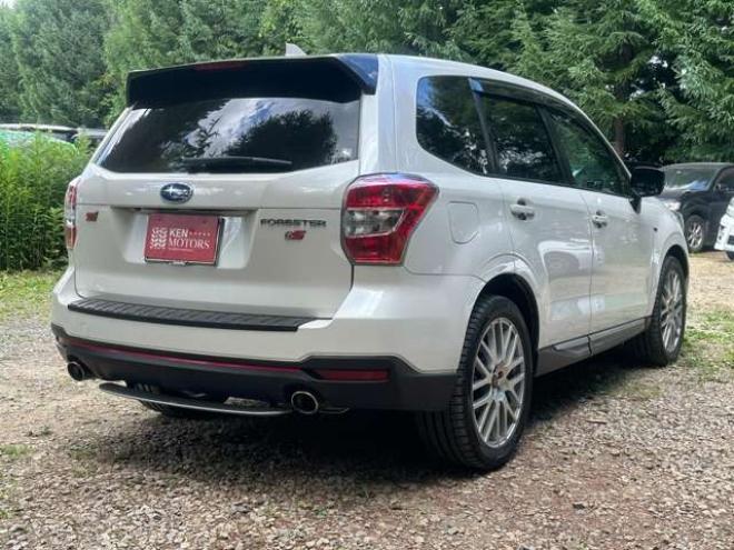 フォレスター2.0 tS 4WD　300台限定車/ターボ/社外ナビ/Bカメラ/電動リアゲート 2000