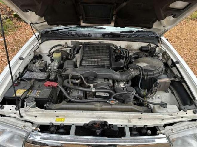 ハイラックスサーフ3.0 SSR-X ディーゼルターボ 4WD　サンルーフ　リフトアップ　ETC　パワステ　パワーウィンドウ　社外アルミ　ABS　キーレス　CDオーディオ 3000