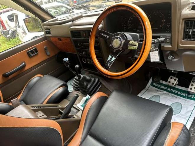 サファリ4.2 エクストラ標準ルーフAD ディーゼル 4WD　リフトアップ　リアヒーター　社外サンルーフ　ドライブレコーダー　ETC　可倒式リアシート　パワステ　社外アルミホイール　社外オーディオ　マッドタイヤ　全塗装済　ターボ 4200