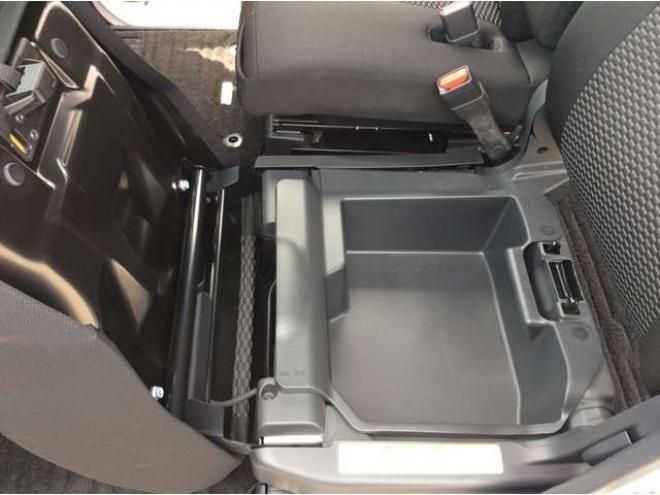 ピクシスメガL SAIII 4WD　両側パワスラ　スマートキー　純正ナビ 660