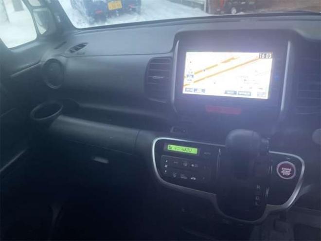 N-BOXG Lパッケージ 4WD　ナビ　TV　リヤカメラ　Pドア　エンスタ 660