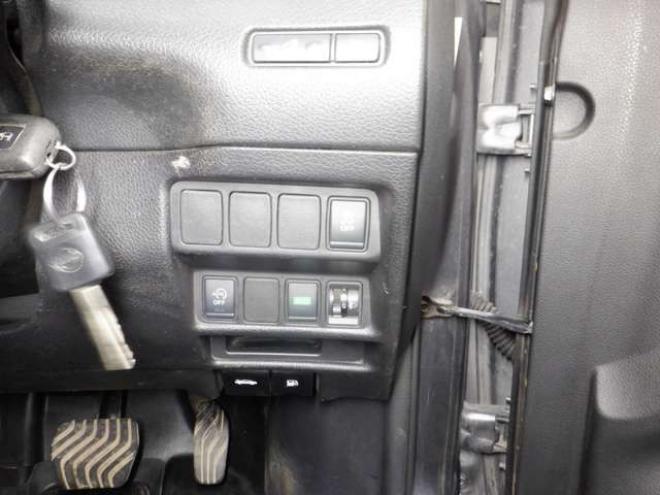 エクストレイル2.0 20S 2列車 4WD　ナビ・TV・B/T・Bカメラ・Aストップ・ライトレベライザー・ECOモード・VDC・カプロンシート・キーレス・社外AW 2000