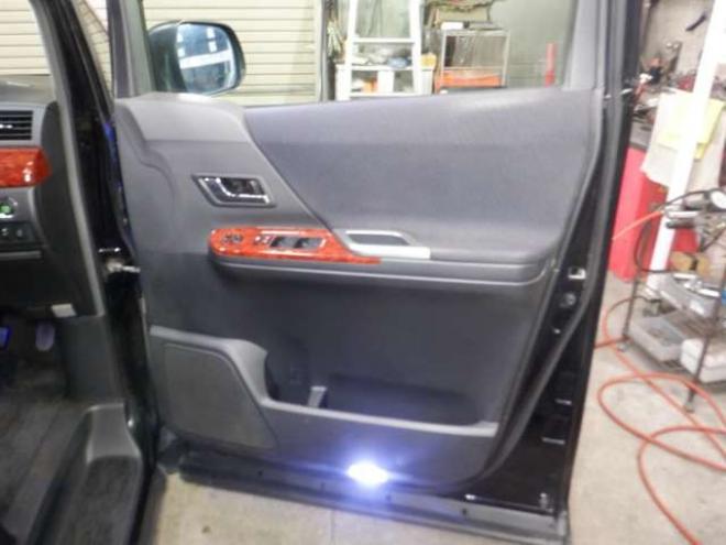 ヴェルファイア2.4 Z プラチナセレクション 4WD　ナビ・TV・Bカメラ・両側電動・電動Rゲート・スマートキー・プッシュスタート・HID・クリアランスソナ・リアモニター・オットマン・クルコン 2400