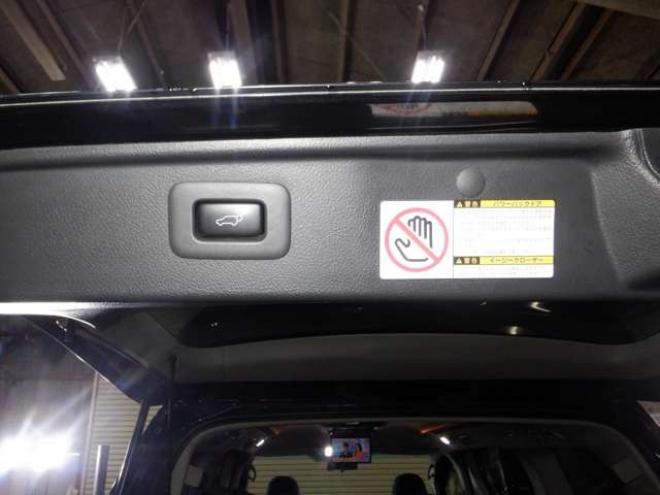 ヴェルファイア2.4 Z プラチナセレクション 4WD　ナビ・TV・Bカメラ・両側電動・電動Rゲート・スマートキー・プッシュスタート・HID・クリアランスソナ・リアモニター・オットマン・クルコン 2400