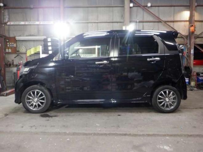 N-WGNカスタムG 4WD　TV・B/T・Bカメラ・HID・ETC・Aストップ　スマートキー・プッシュスタート・フォグランプ・ベンチシート・アイドリングストップ・社外エンスタ 660