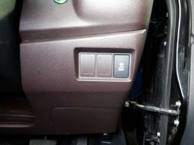 N-WGNカスタムG 4WD　TV・B/T・Bカメラ・HID・ETC・Aストップ　スマートキー・プッシュスタート・フォグランプ・ベンチシート・アイドリングストップ・社外エンスタ 660