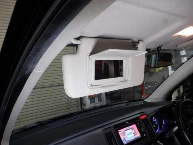 N-WGNカスタムG 4WD　TV・B/T・Bカメラ・HID・ETC・Aストップ　スマートキー・プッシュスタート・フォグランプ・ベンチシート・アイドリングストップ・社外エンスタ 660