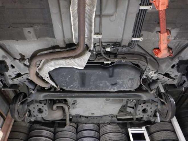 アクア1.5 G ブラックソフトレザーセレクション　本州仕入・ナビ・TV・B/T・レザーシート・本州仕入・純正エアロ・シートヒーター・ステアリングスイッチ・バックカメラ・スマートキー・プッシュスタート 2WD 1500