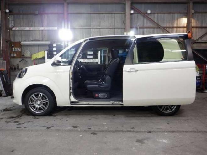 ポルテ1.5 F 4WD　ナビ・TV・B/T・Bカメラ・パワスラ・ETC・ワイパーデアイサー・ライトレベライザー・社外エンスタ・フォグランプ・社外15インチAW 1500