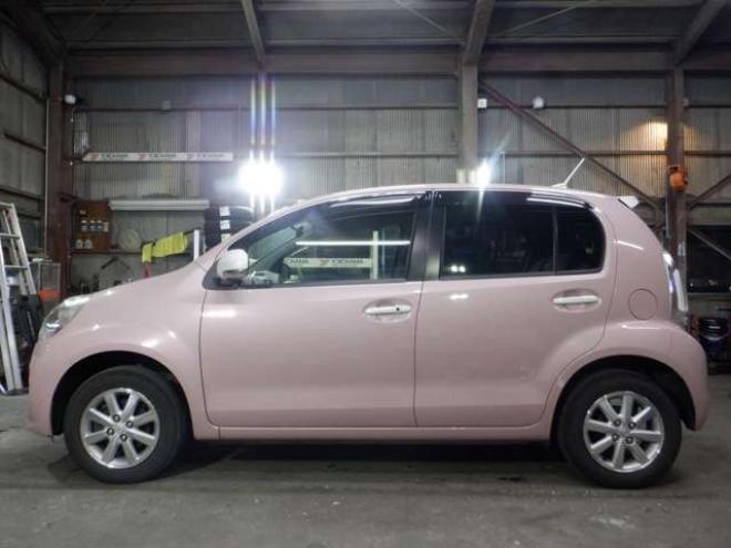 パッソ1.0 プラスハナ Gパッケージ 4WD　本州仕入　4WD　ナビ　フルセグTV　Bluetoothオーディオ　バックカメラ　ETC　フォグランプ　ライトレベライザー　ドアバイザー　スマートキー 1000