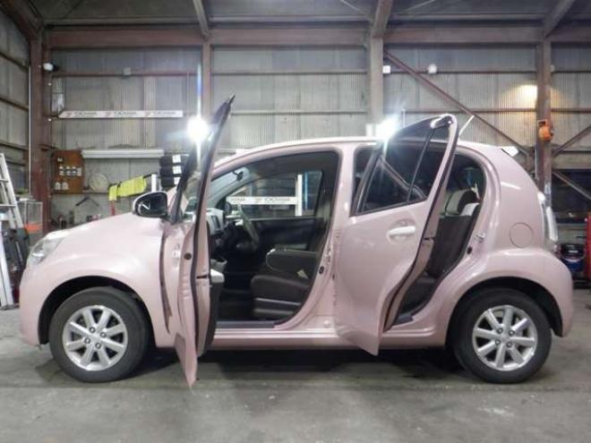 パッソ1.0 プラスハナ Gパッケージ 4WD　本州仕入　4WD　ナビ　フルセグTV　Bluetoothオーディオ　バックカメラ　ETC　フォグランプ　ライトレベライザー　ドアバイザー　スマートキー 1000