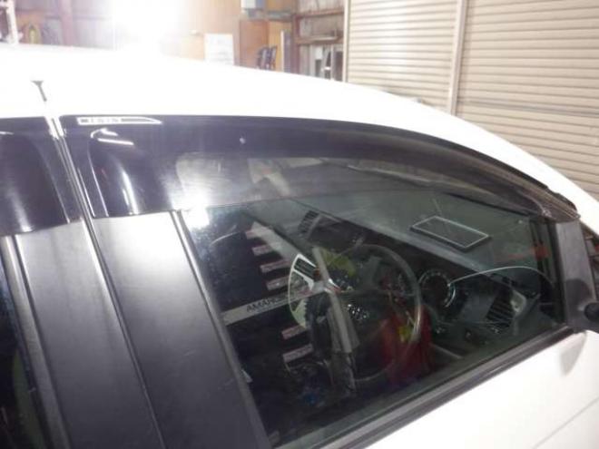 アイシス1.8 プラタナ 4WD　ナビ・TV・B/T・Bカメラ・パワスラ・寒冷地仕様・クリアランスソナー・ETC・リアヒーター・スマートキー・プッシュスタート・社外エンスタ・フォグランプ・オートエアコン 1800