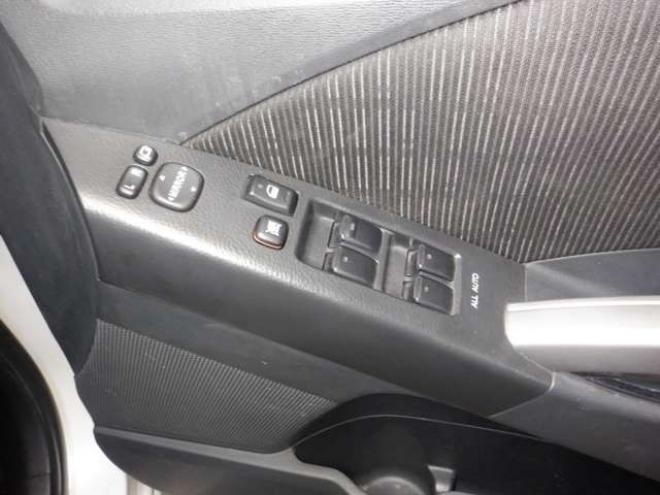 アイシス1.8 プラタナ 4WD　ナビ・TV・B/T・Bカメラ・パワスラ・寒冷地仕様・クリアランスソナー・ETC・リアヒーター・スマートキー・プッシュスタート・社外エンスタ・フォグランプ・オートエアコン 1800