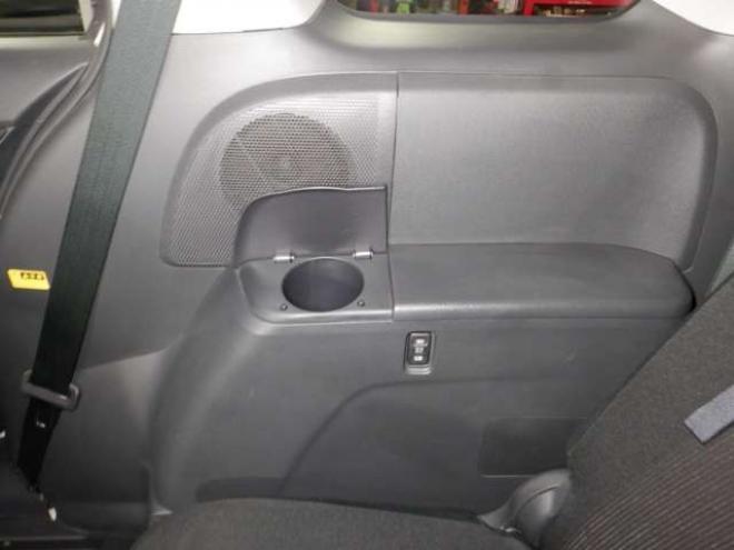 アイシス1.8 プラタナ 4WD　ナビ・TV・B/T・Bカメラ・パワスラ・寒冷地仕様・クリアランスソナー・ETC・リアヒーター・スマートキー・プッシュスタート・社外エンスタ・フォグランプ・オートエアコン 1800