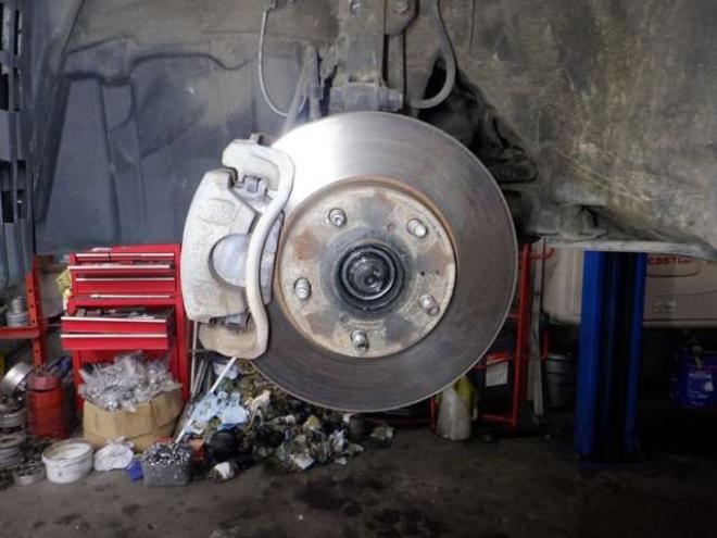 アイシス1.8 プラタナ 4WD　ナビ・TV・B/T・Bカメラ・パワスラ・寒冷地仕様・クリアランスソナー・ETC・リアヒーター・スマートキー・プッシュスタート・社外エンスタ・フォグランプ・オートエアコン 1800