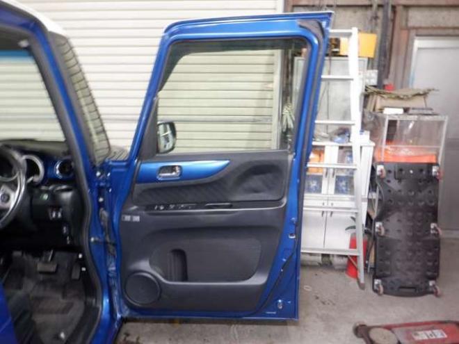 N-BOXG ターボLパッケージ 2トーンカラースタイル 4WD　ナビ・TV・Bカメラ・両側パワスラ・ETC 660