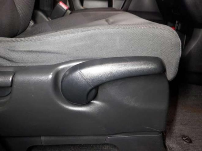 ステップワゴン2.0 スパーダ Z 4WD　ナビ・TV・Bカメラ・B/T・両側電動・スマートキー・ETC・HID・フルフラットシート・VSA・ミラーヒーター・ワイパーデアイサー・リアヒーター・オートライト 2000