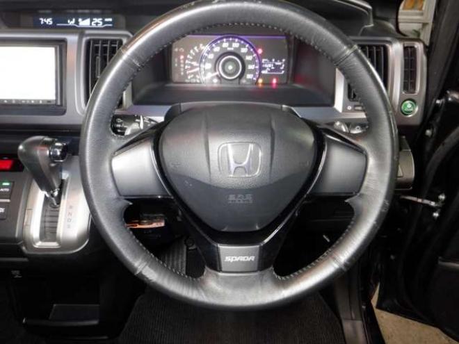 ステップワゴン2.0 スパーダ Z 4WD　ナビ・TV・Bカメラ・B/T・両側電動・スマートキー・ETC・HID・フルフラットシート・VSA・ミラーヒーター・ワイパーデアイサー・リアヒーター・オートライト 2000