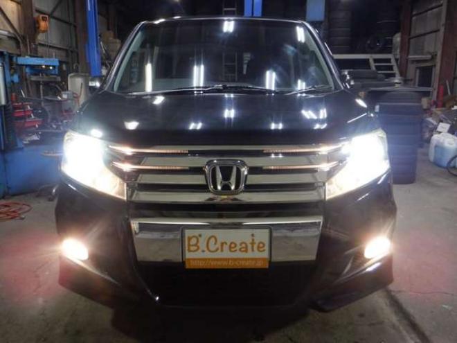 ステップワゴン2.0 スパーダ Z 4WD　ナビ・TV・Bカメラ・B/T・両側電動・スマートキー・ETC・HID・フルフラットシート・VSA・ミラーヒーター・ワイパーデアイサー・リアヒーター・オートライト 2000