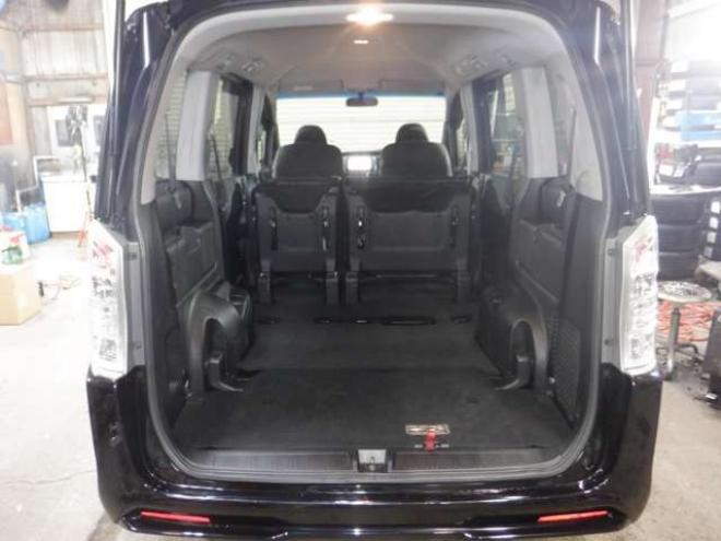 ステップワゴン2.0 スパーダ Z 4WD　ナビ・TV・Bカメラ・B/T・両側電動・スマートキー・ETC・HID・フルフラットシート・VSA・ミラーヒーター・ワイパーデアイサー・リアヒーター・オートライト 2000