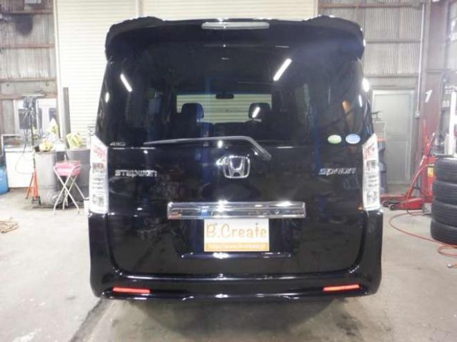 ステップワゴン2.0 スパーダ Z 4WD　ナビ・TV・Bカメラ・B/T・両側電動・スマートキー・ETC・HID・フルフラットシート・VSA・ミラーヒーター・ワイパーデアイサー・リアヒーター・オートライト 2000