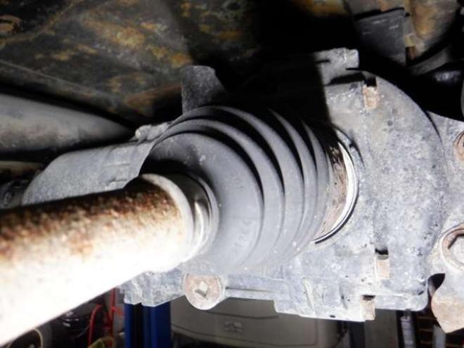 ステップワゴン2.0 スパーダ Z 4WD　ナビ・TV・Bカメラ・B/T・両側電動・スマートキー・ETC・HID・フルフラットシート・VSA・ミラーヒーター・ワイパーデアイサー・リアヒーター・オートライト 2000