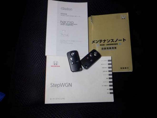 ステップワゴン2.0 スパーダ Z 4WD　ナビ・TV・Bカメラ・B/T・両側電動・スマートキー・ETC・HID・フルフラットシート・VSA・ミラーヒーター・ワイパーデアイサー・リアヒーター・オートライト 2000